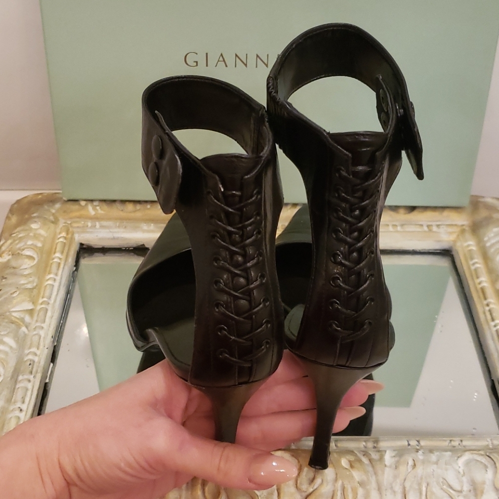 Gianni Bini black pointed toe pumps - Picture 3 of 6